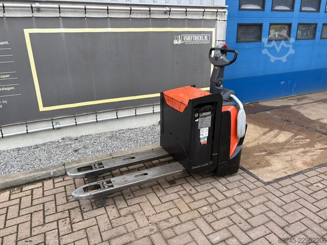 VS-23157 Elektrischer Mitfahr-Gabelhubwagen BT LPE200 BT LPE200