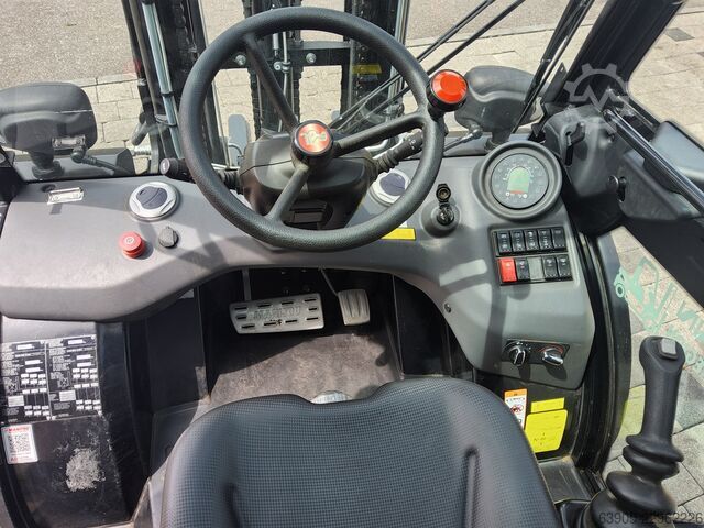 Geländestapler Manitou MC 25-4