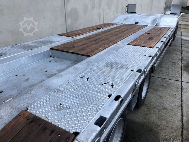 Low loader trailer Möslein T 4 VB H1 neuer 4 Achs Tieflader hydraulischen Rampen