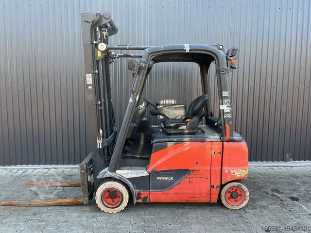 Electric 4-wheel forklift Linde E20PHL-02