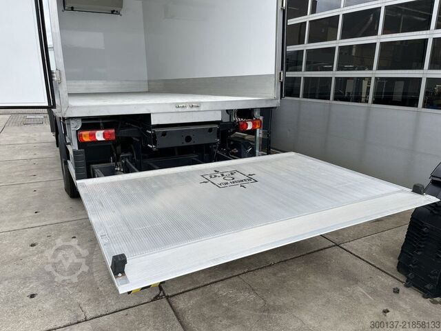 Refrigerated/frozen transport Mercedes-Benz Atego 1725 4x4 Refrigerator Truck