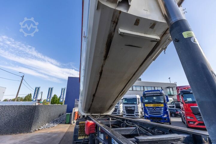 Tipper TECNOKAR HARDOX 26m3+BACHE