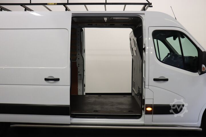 Delivery van Renault Master T35 2.3 dCi 170PK L3H2 EURO6 2 x Schuifd...