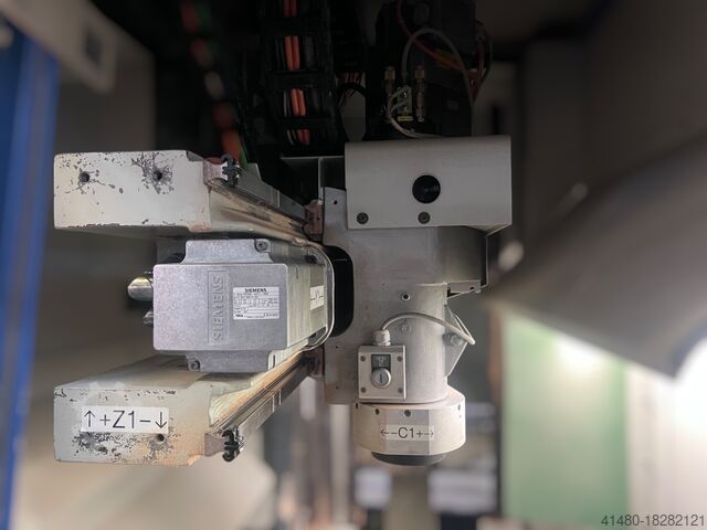 Bearbeitungszentrum mit Durchlauf WEINIG Conturex