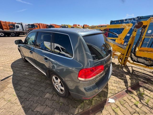 Pick-up VOLKSWAGEN Touareg 3.2 V6/  GETRIEBESCHADEN   /Motor läuft!