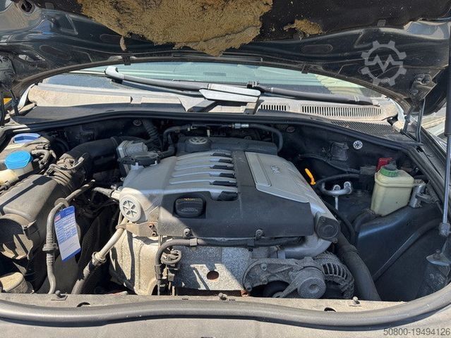 Pick-up VOLKSWAGEN Touareg 3.2 V6/  GETRIEBESCHADEN   /Motor läuft!
