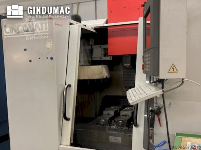 VERTIKALES BEARBEITUNGSZENTRUM Cincinnati Arrow 500