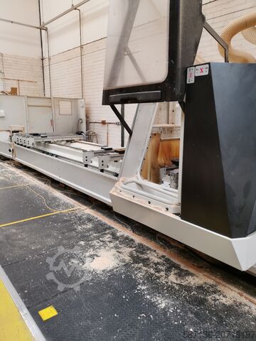 CNC-Bearbeitungszentrum SCM Record 132 TVN