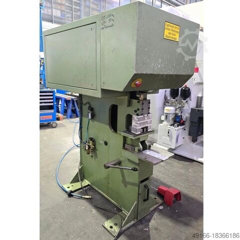 Taumel- und Nietmaschine EDEL Stanzall 403
