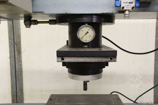 Printing-embossing-stamping machine (defective) Pressor P18