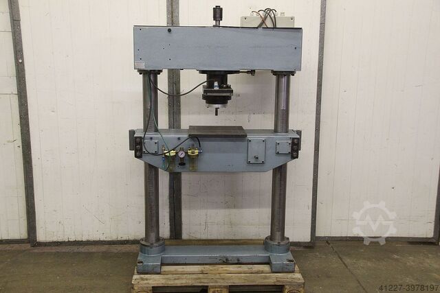 Printing-embossing-stamping machine (defective) Pressor P18