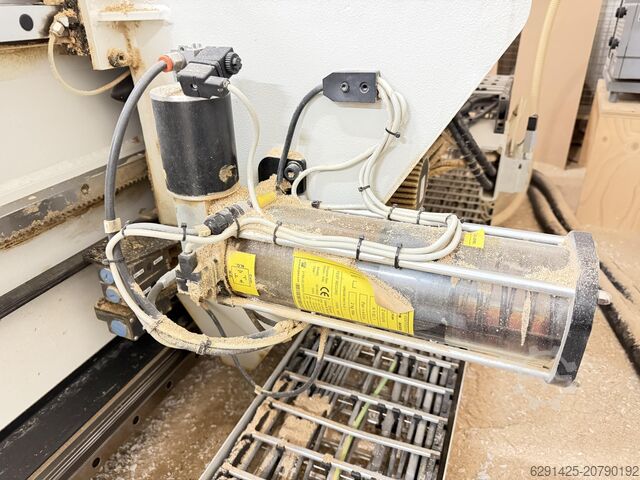 BEARBEITUNGSZENTRUM BIESSE ROVER B 4.35