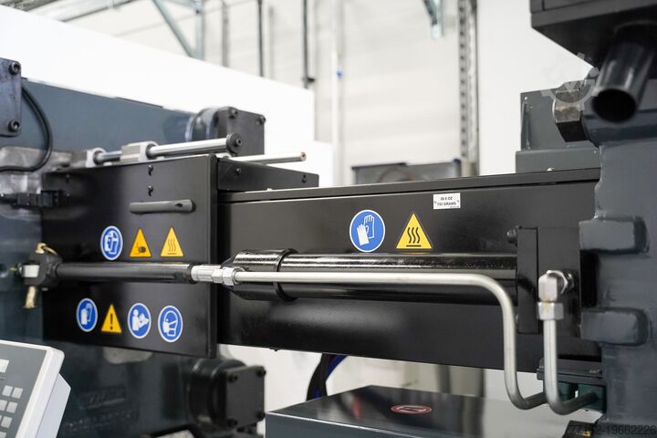 Injection molding machine FERROMATIK MILACRON eQ-280 - 2290