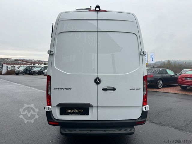 High top van MERCEDES-BENZ Sprinter 319 CDI 4325 LED Klimaautom Kamera