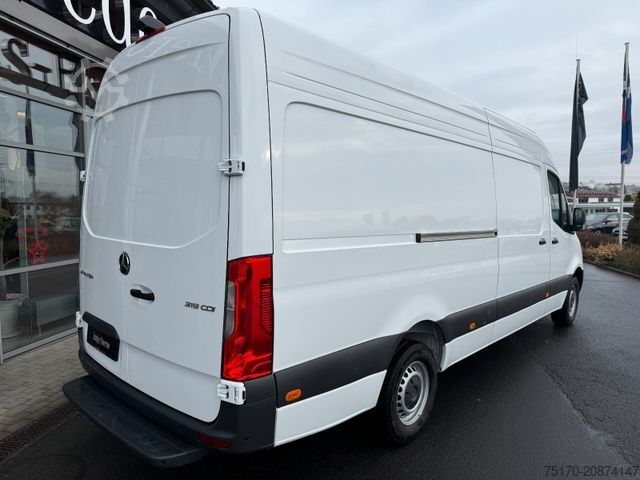 High top van MERCEDES-BENZ Sprinter 319 CDI 4325 Klima Kamera LED
