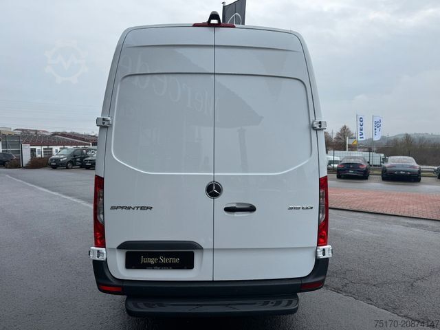 High top van MERCEDES-BENZ Sprinter 319 CDI 4325 Klima Kamera LED