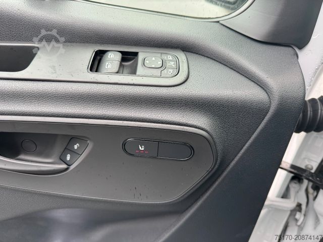 High top van MERCEDES-BENZ Sprinter 319 CDI 4325 Klima Kamera LED