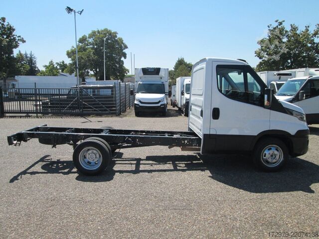 Van chassis IVECO 35 C13*Fahrgestell*