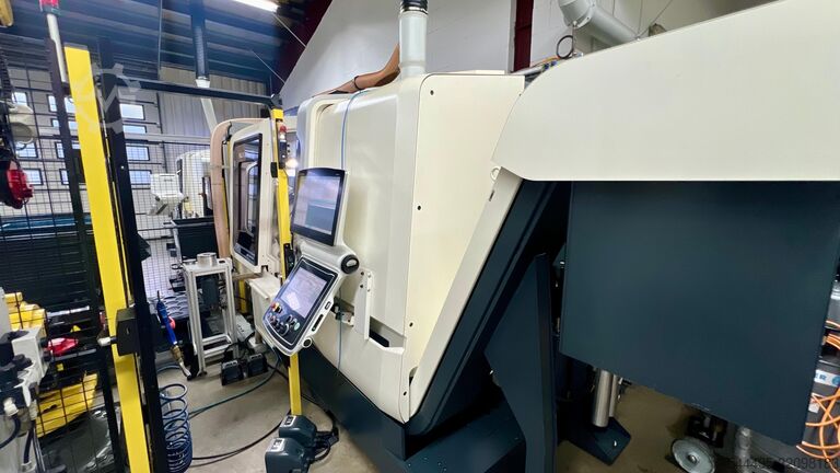 CNC turning and milling center DMG MORI NLX2500SY/700 mit Fanuc Industrieroboter