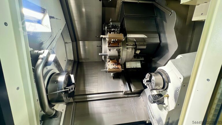 CNC turning and milling center DMG MORI NLX2500SY/700 mit Fanuc Industrieroboter