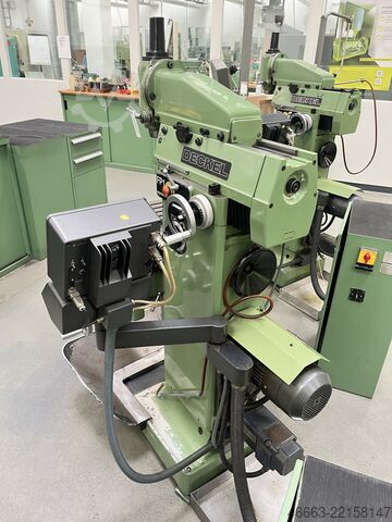 Universal milling machine from a school! Deckel FP1