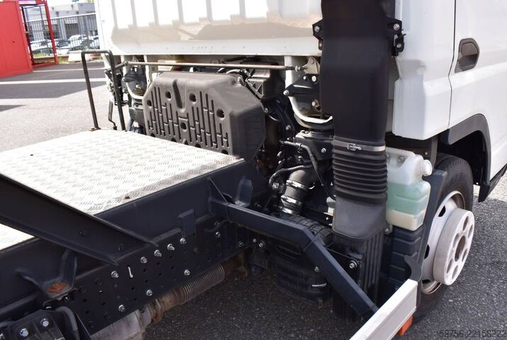 Flatbed Mitsubishi Fuso Canter 7C15