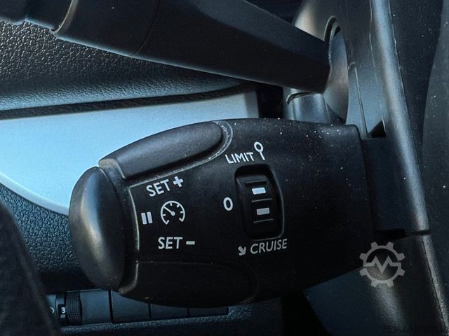 Panel van OPEL Vivaro 2.0 CdTi Lang Doppelkabine 6 Sitze Lkw