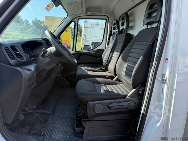 Transporter mit Koffer IVECO Daily 35C16 Koffer Ladebordwand 750kg