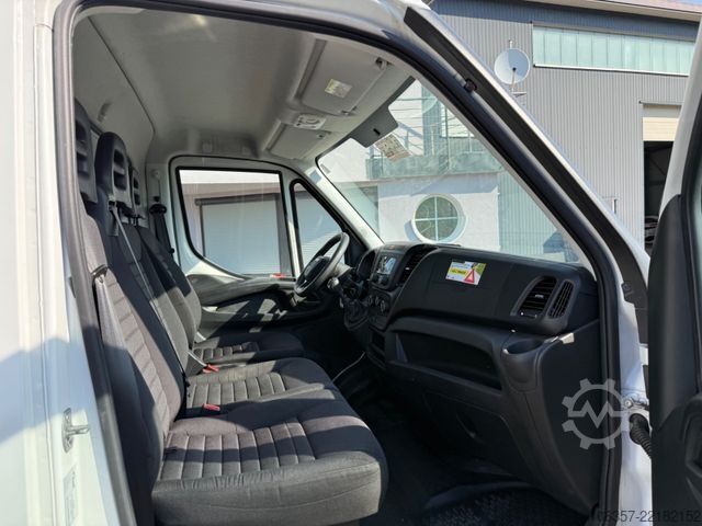 Transporter mit Koffer IVECO Daily 35C16 Koffer Ladebordwand 750kg