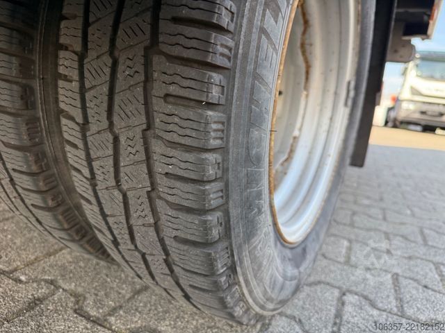 Transporter mit Koffer IVECO Daily 35C16 Koffer Ladebordwand 750kg