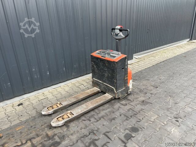 Niederhubwagen BT LWE200
