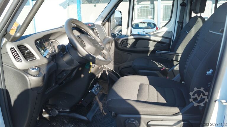 Sattelzugmaschine mit Anhänger Iveco Daily 40c18