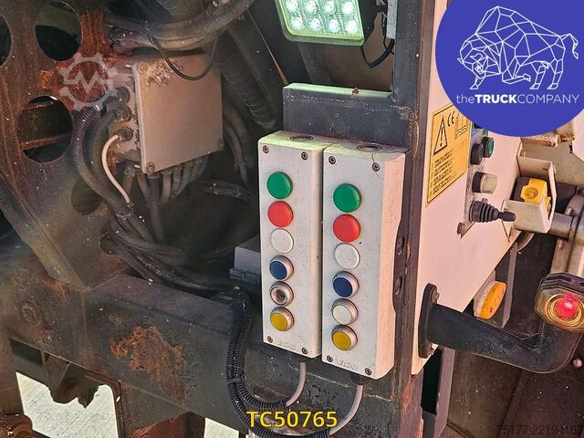 Refuse collection vehicle Isuzu CON