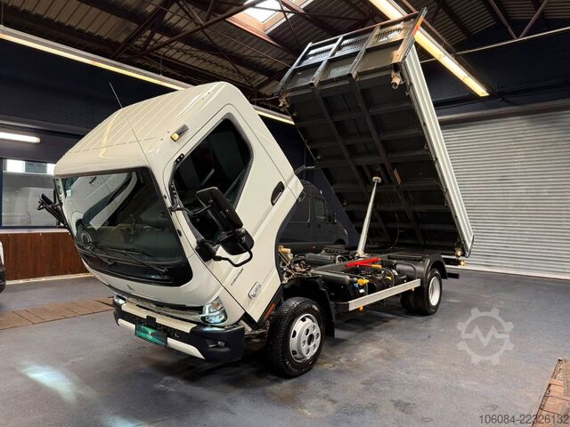 Tipper van MITSUBISHI Fuso Canter 7C18 3 Seiten Kipper Klima LED AHK