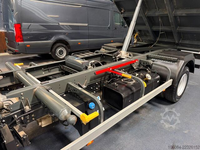 Tipper van FUSO Canter 7C18 3 Seiten Kipper Klima LED SPUR AHK