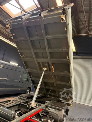Tipper van FUSO Canter 7C18 3 Seiten Kipper Klima LED SPUR AHK