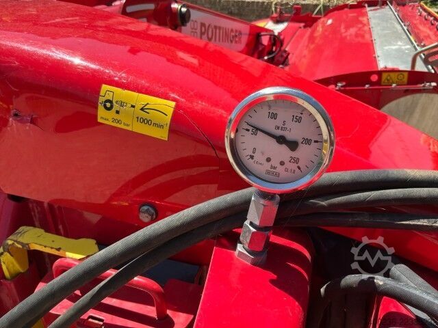 Mower Pottinger Novacat 352ED