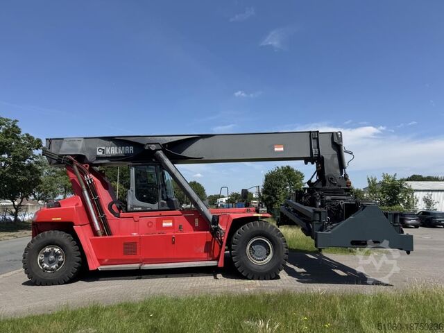Full-container reach stacker Kalmar DRG450-60C5