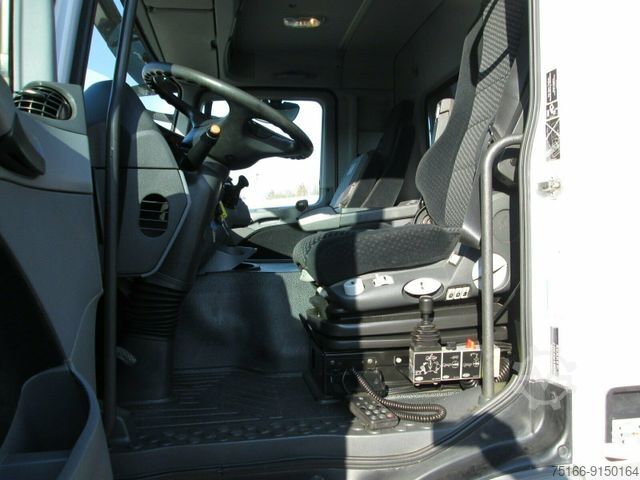 Tipper truck MERCEDES-BENZ ACTROS MP3 2648/3248 L 6x4/8 Kipper MEILLER