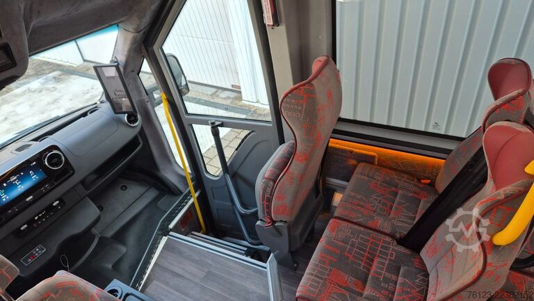 Minibus MERCEDES-BENZ 30 Sitzer Schul- Transferbus 519 Vorlauffahrzeug