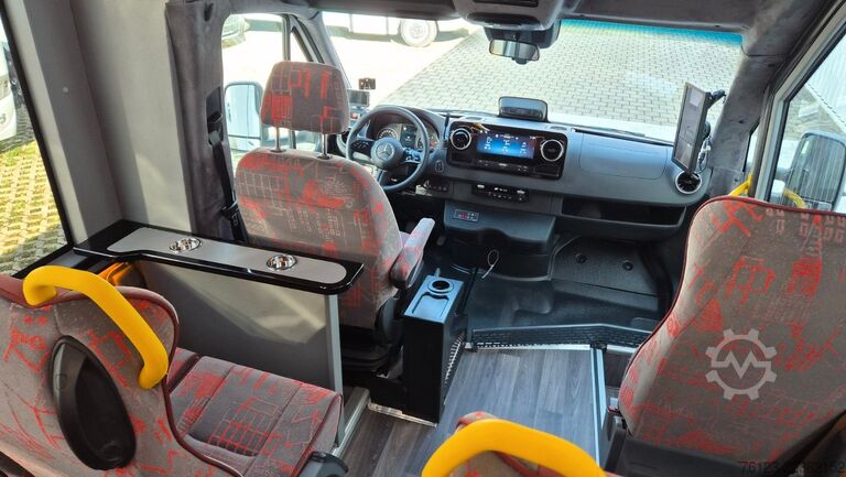 Minibus MERCEDES-BENZ 30 Sitzer Schul- Transferbus 519 Vorlauffahrzeug
