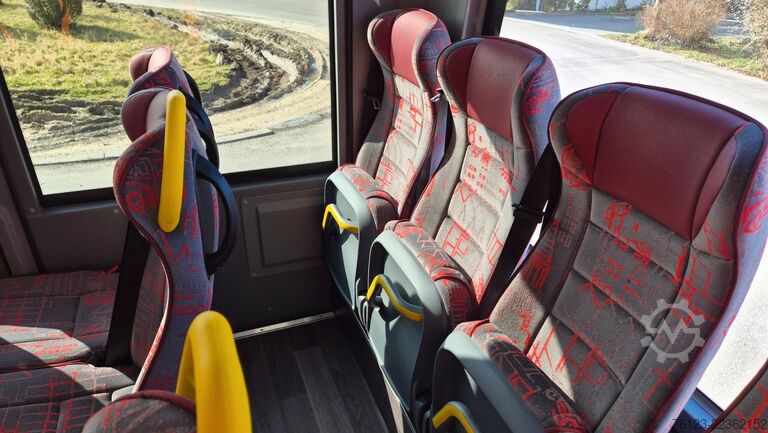 Minibus MERCEDES-BENZ 30 Sitzer Schul- Transferbus 519 Vorlauffahrzeug