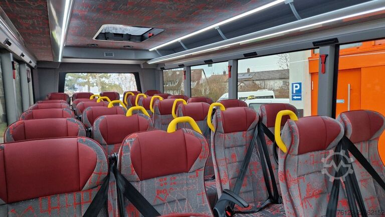 Minibus MERCEDES-BENZ 30 Sitzer Schul- Transferbus 519 Vorlauffahrzeug