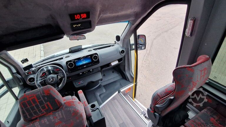 Minibus MERCEDES-BENZ 30 Sitzer Schul- Transferbus 519 Vorlauffahrzeug