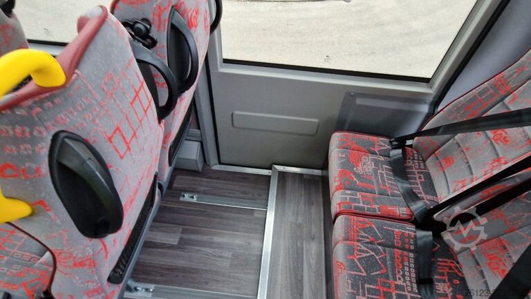 Minibus MERCEDES-BENZ 30 Sitzer Schul- Transferbus 519 Vorlauffahrzeug
