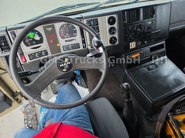 Autokran MAN 27.403 / 6X6 / 28m Kran Palfinger PK35000 WINCH