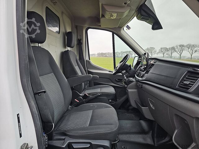 High-roof van FORD TRANSIT 2.0 L3H2 170Pk Navi AC!