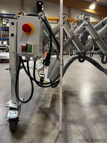 Scissor-type roller conveyor, L: 4,500–1  1000004432, FB: 700 mm