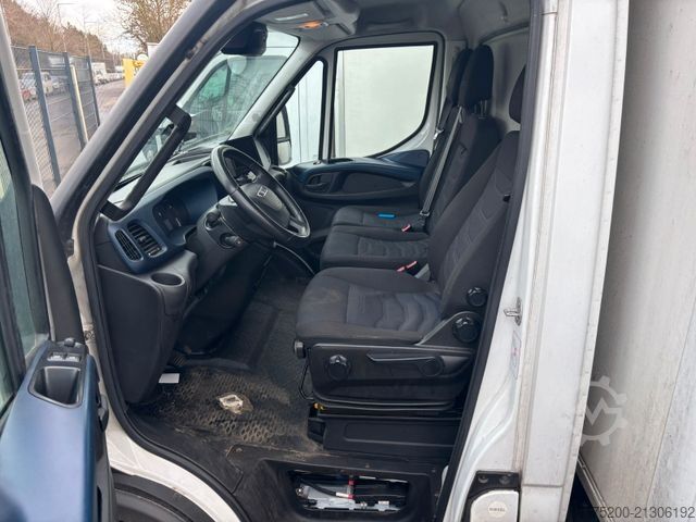 Transporter mit Koffer IVECO Daily 70C18A Koffer/LBW/AT/Kamera