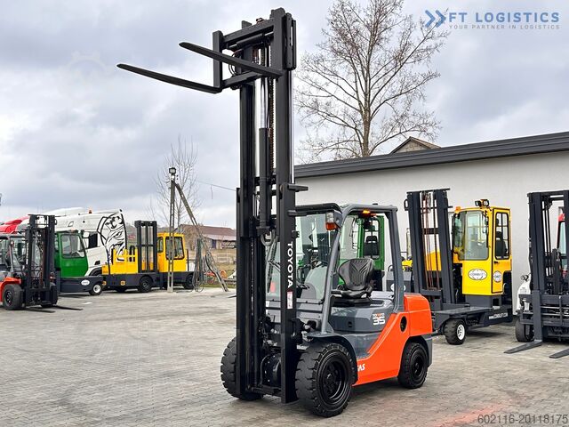 4-wheel forklift Toyota 52-8FDJF35 / DIESEL / 2016 / 2096 HOURS